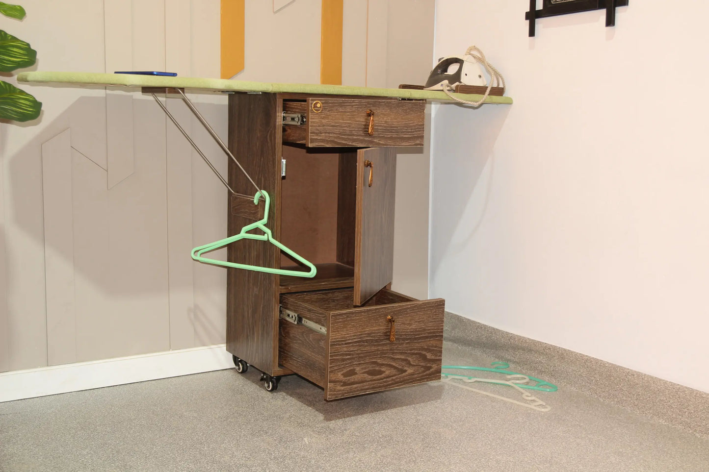 FOLDABLE IRON STAND - FURNISHCO