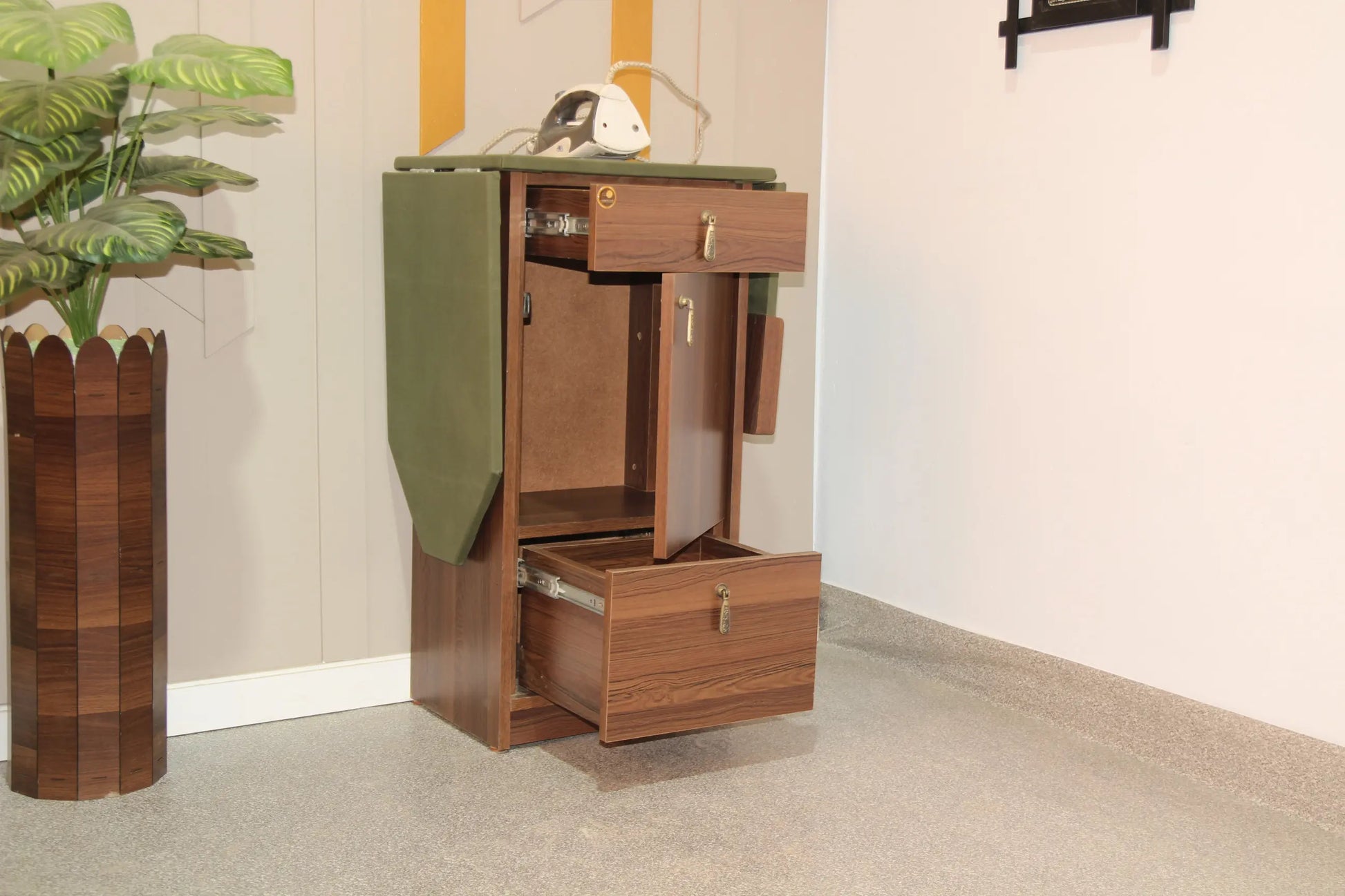 FOLDABLE IRON STAND - FURNISHCO