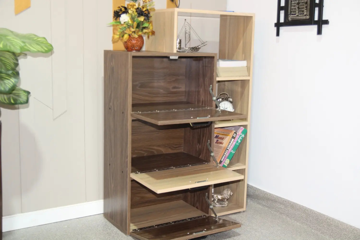 TRI-CAB - FURNISHCO